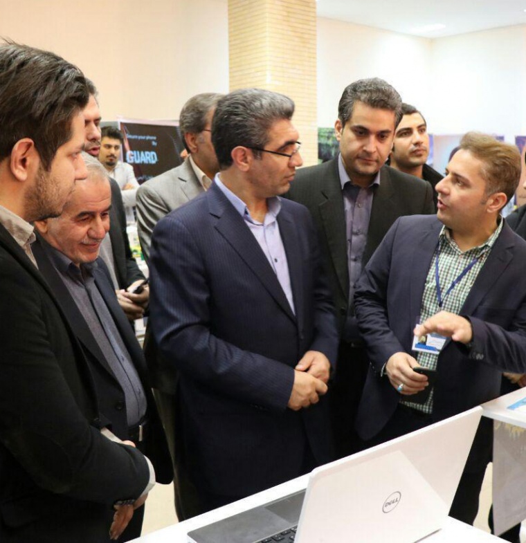 نمایشگاه هفته پژوهش و فناوری استان کرمانشاه؛ با شرکت۳۰ واحد فناور پارک علم و فناوری افتتاح شد